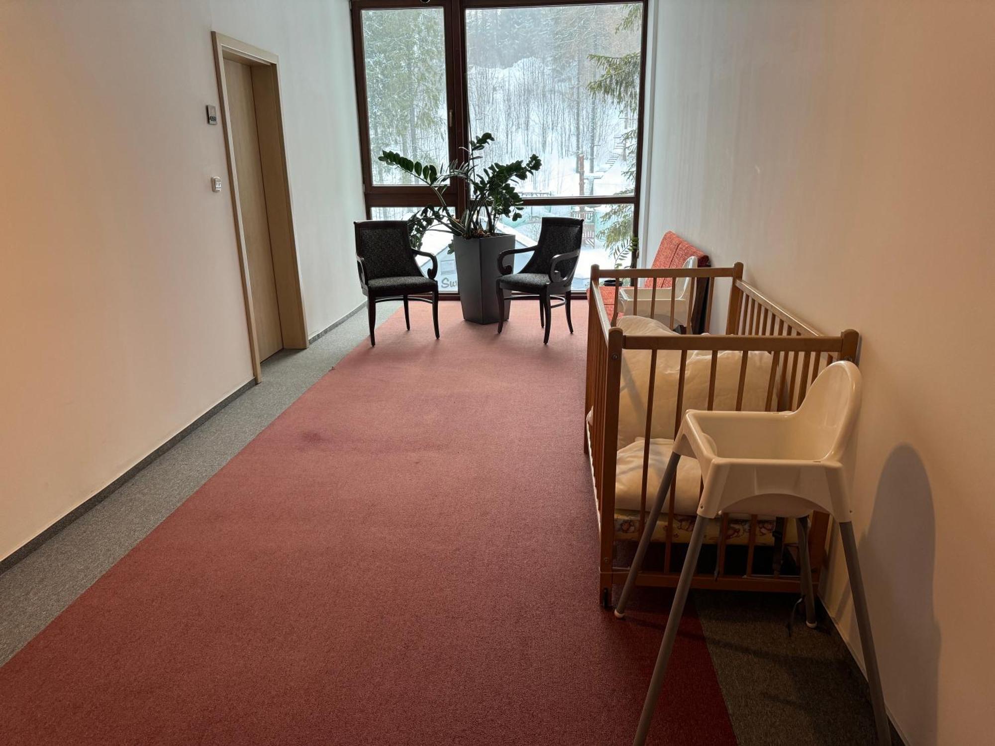 Apartment With Mountain View In Hotel Crocus, Štrbské Pleso Eksteriør bilde
